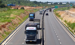 Kỹ năng sống còn khi xe chết máy trên cao tốc không làn khẩn cấp